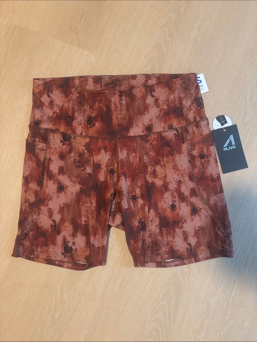 NWT Al1ve Printed Bike Shorts size Large